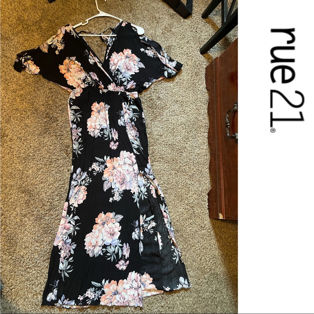 Rue21 Black Maxi Floral Dress